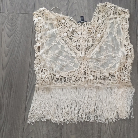 Beige lace and crochet top with tassels - Picture 2 of 4